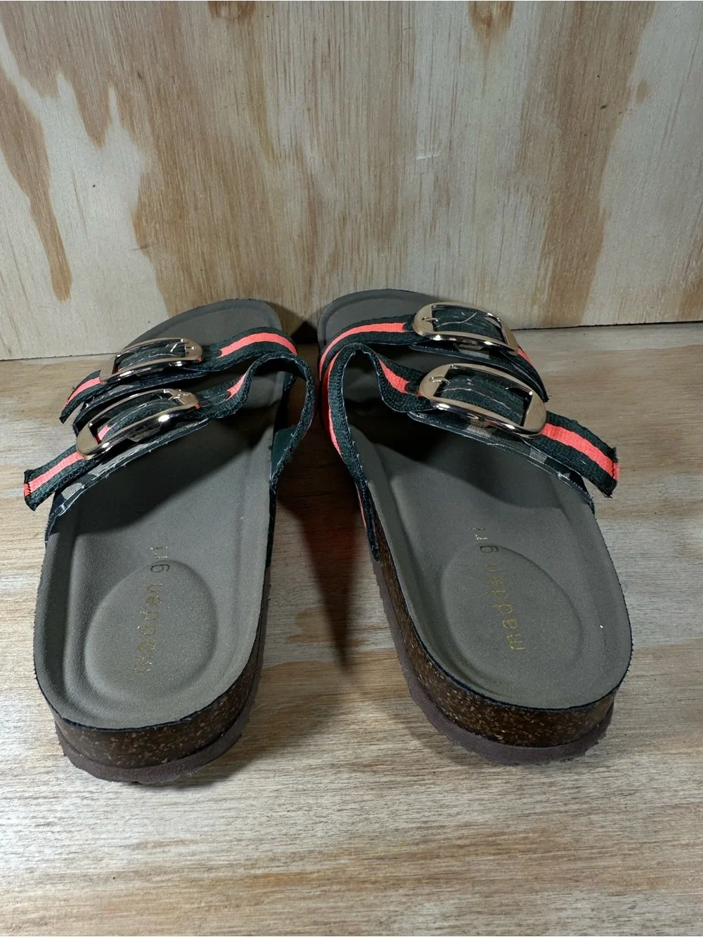 Madden Girl Camo 2 Sandals Women’s Size 7